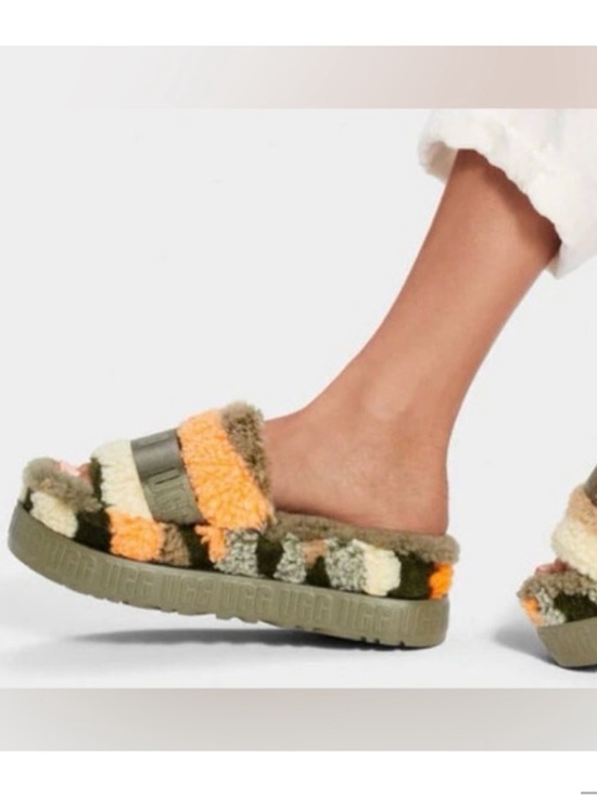 UGG Shoes - UGG Fluffita Cali Collage Slide EUC